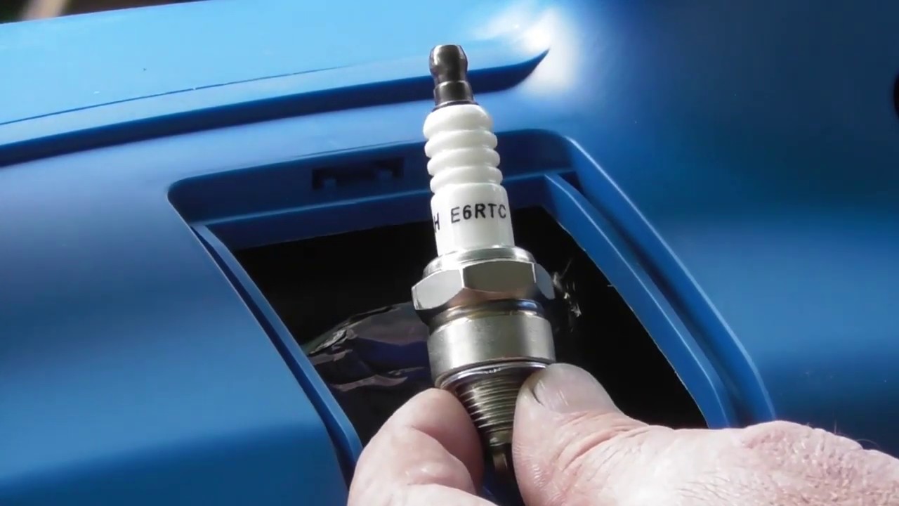 HY2000Si Changing the Spark plug and Air filter