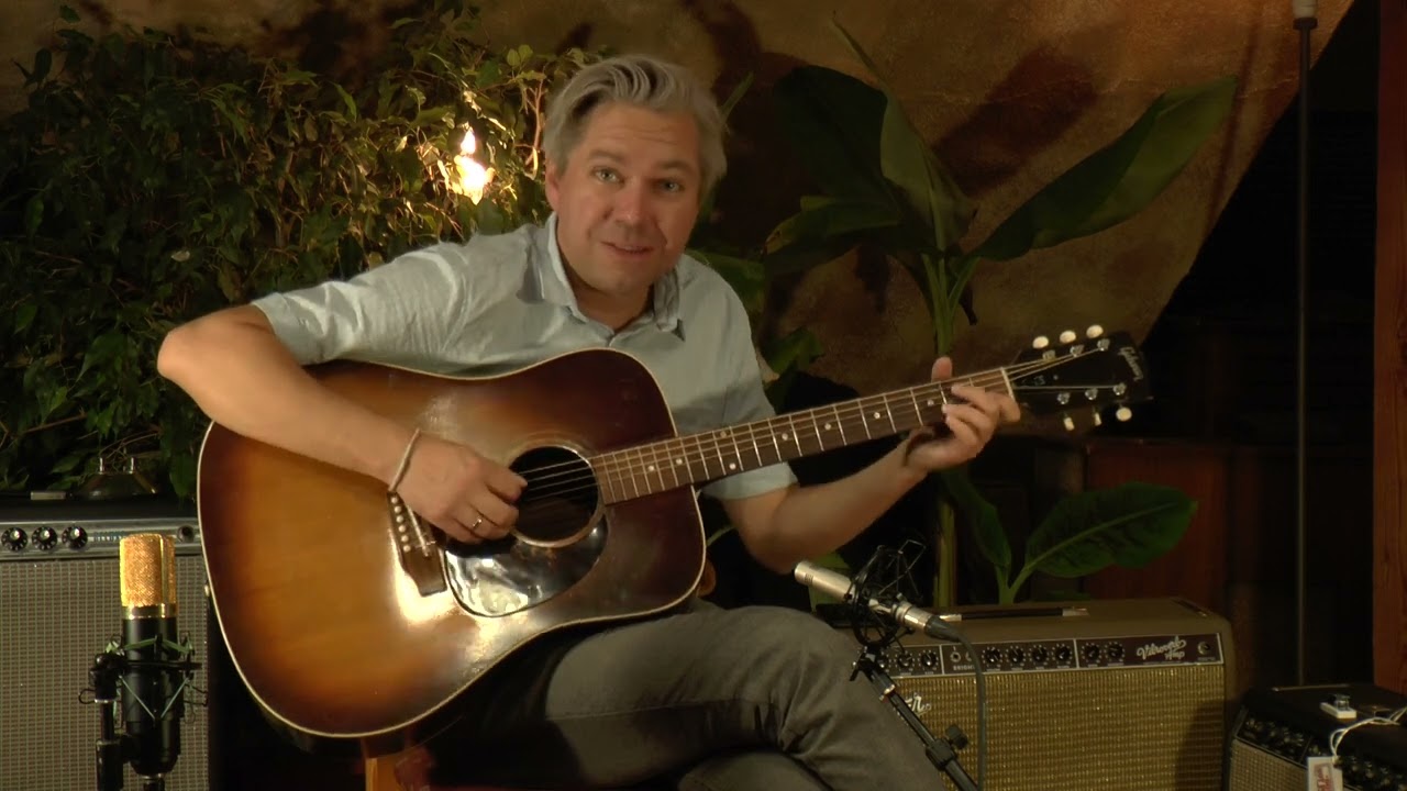 Gibson J-45 from 1968 presented by Vintage-Guitar Oldenburg and Tobias Hoffmann