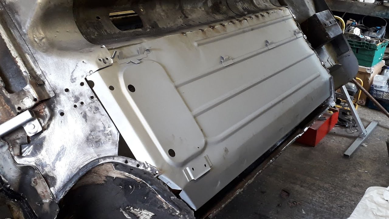 Classic Mini restoration || new floor