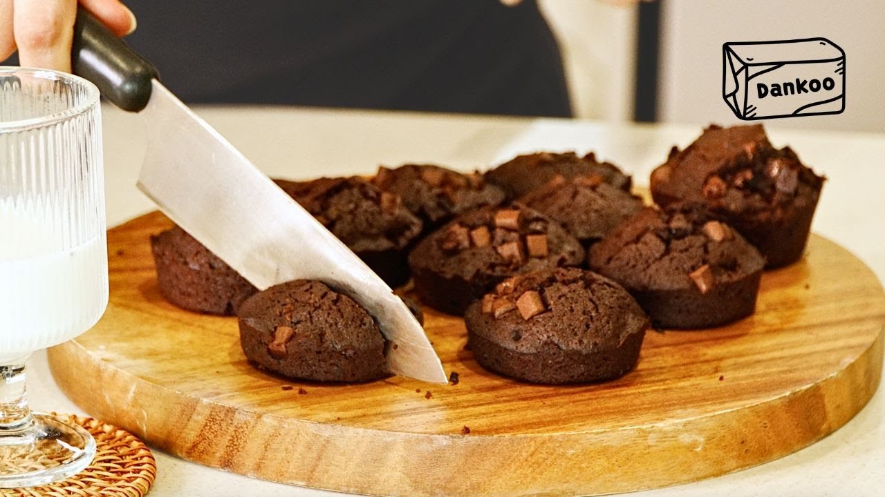 Fudgy Chocolate Chip Brownie ASMR (No Talking) | 초코칩 브라우니 노토킹 ASMR