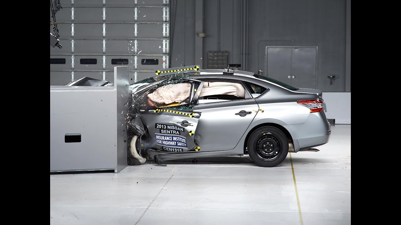 2013 Nissan Sentra driver-side small overlap IIHS crash test
