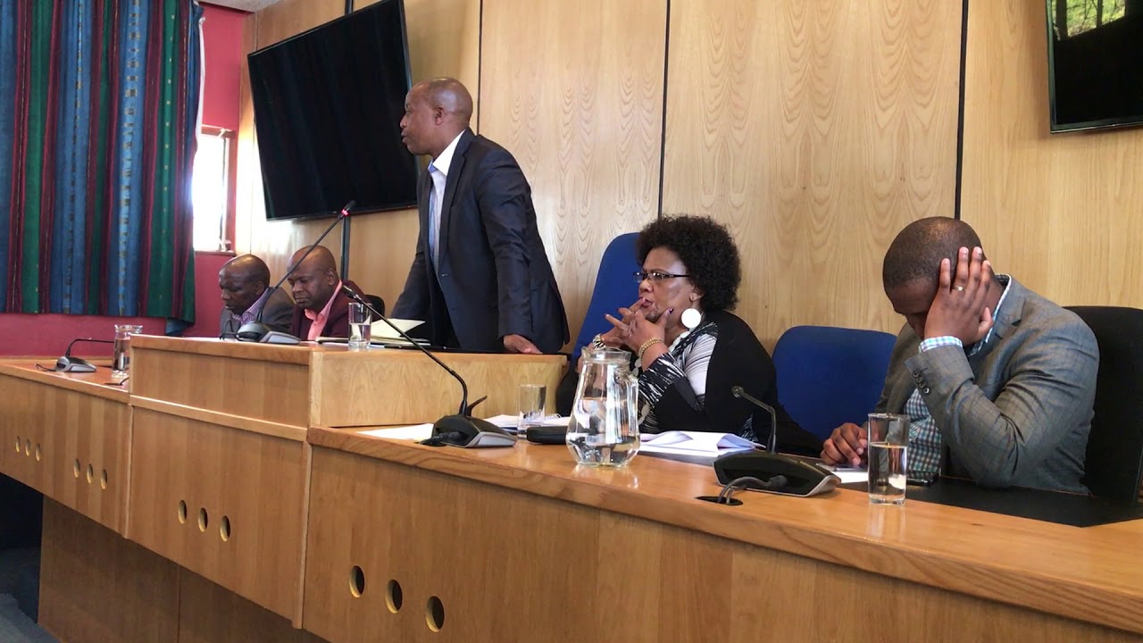 EC Premier Phumulo Masualle briefly addressed the community leaders before engaging the community