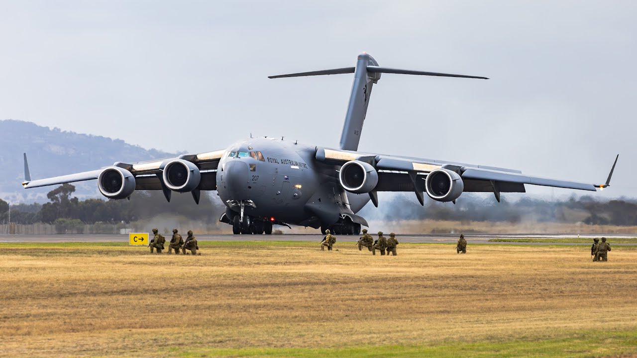 🫎 USAF C17 SOLO HANDLING DISPLAY | Avalon Airshow 25' 🇦🇺