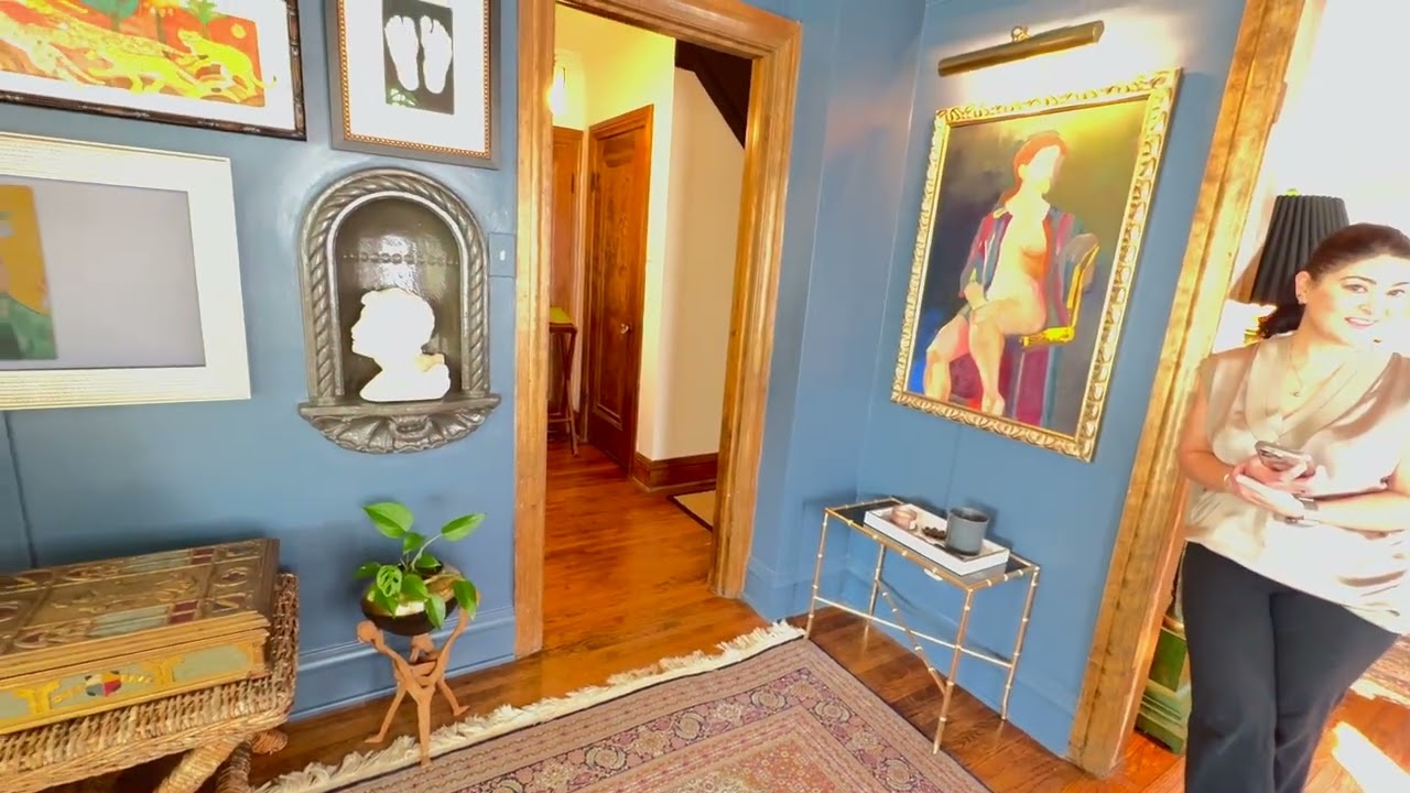 A home in Grosse Pointe Park Part 2 - A tour of Yalda's home