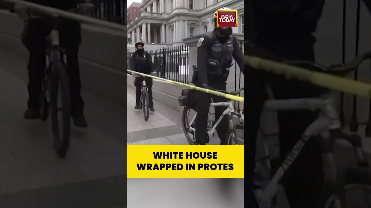 Dramatic DC Protest: White House Encircled With &lsquo;Crime Scene&rsquo; Tape by Activists