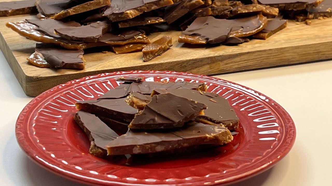 The Toffee Everyone Will Be Making This Christmas - Grandma's Toffee - Super Easy And Fast Recipe