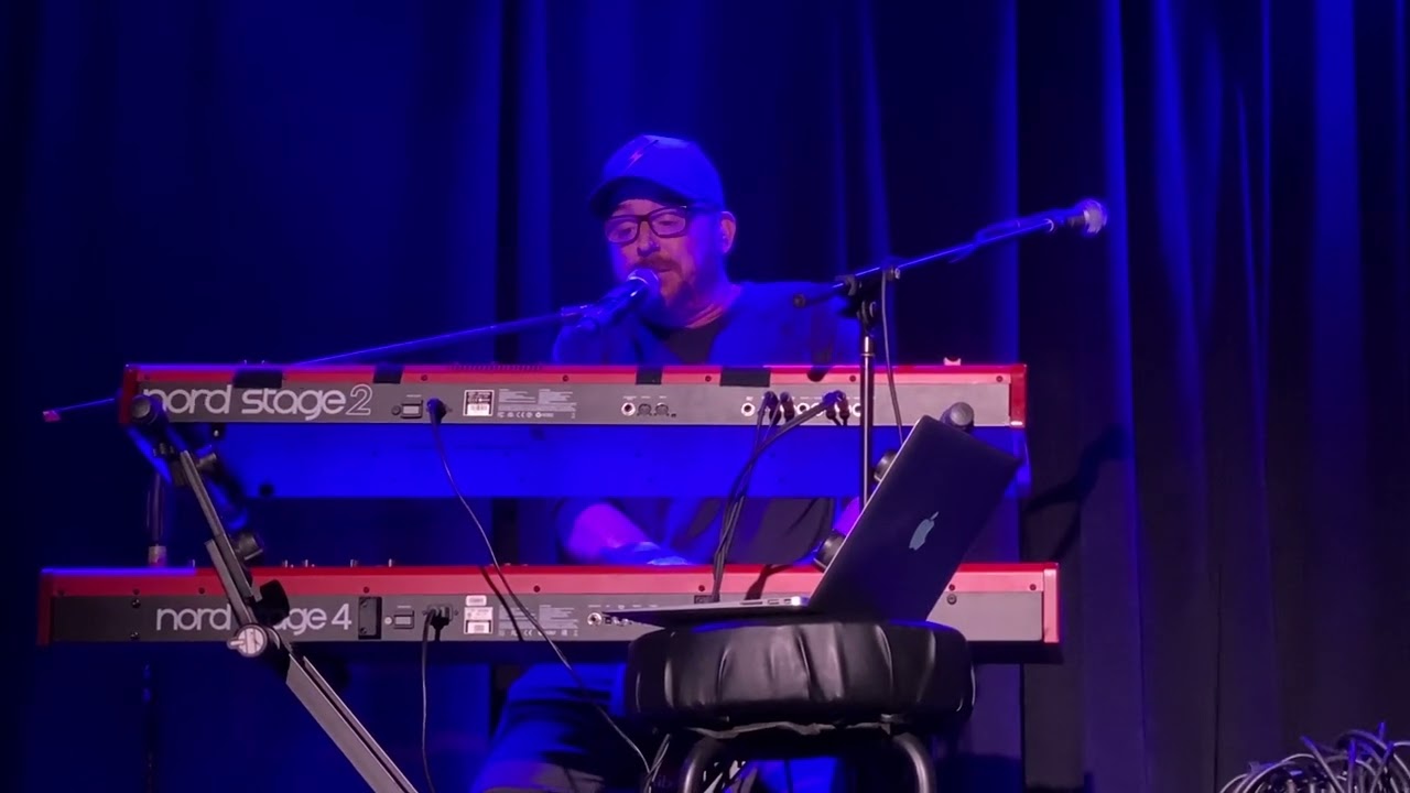 Scott Grimes- Special guest Russell Crowe’s Indoor Garden Party US 2024 Tour. Whisky AGoGo, LA