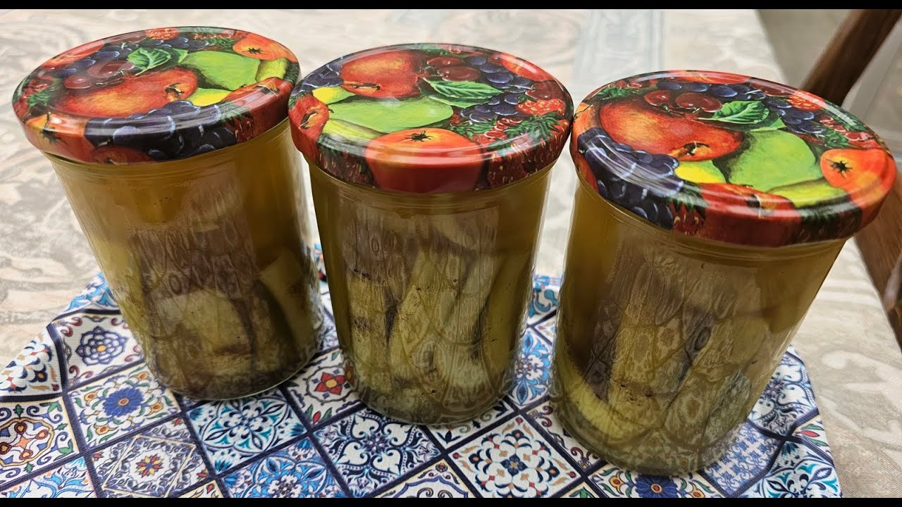 Pickles de courgettes au curry.  Excellent pour grignoter à l'apéro.