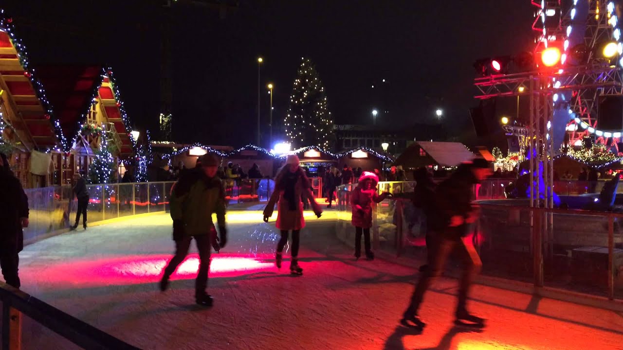 Eislaufbahn am Neptunbrunnen