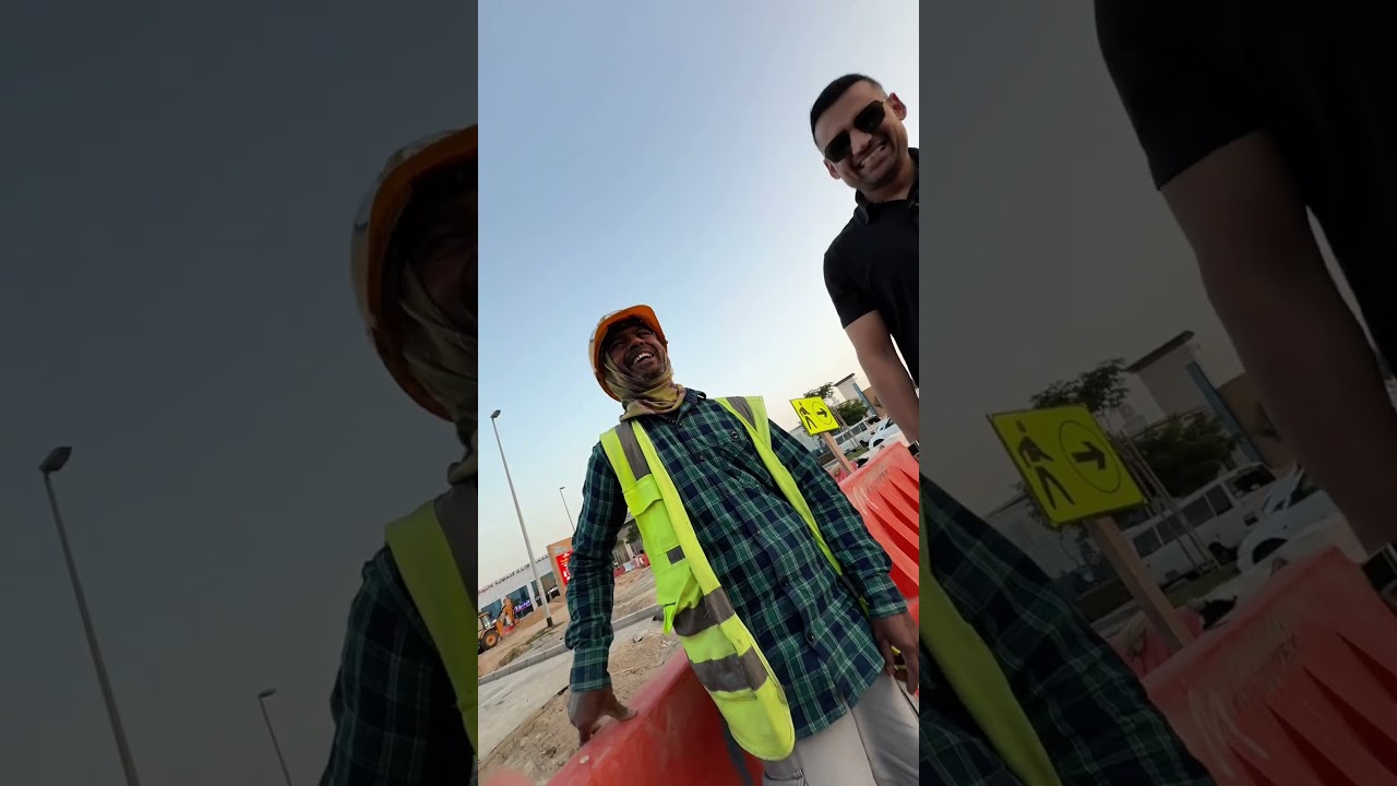 Чаевые случайному работнику за новый iPhone ❤️