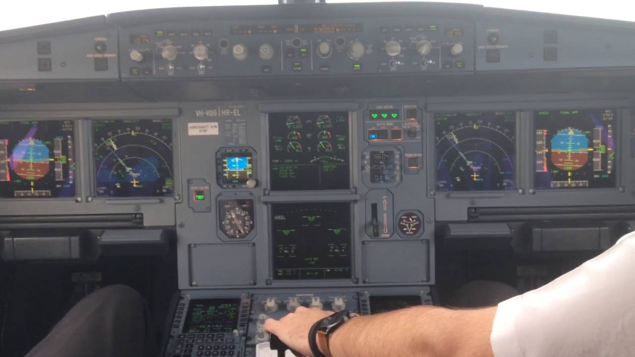 A320 Cockpit landing
