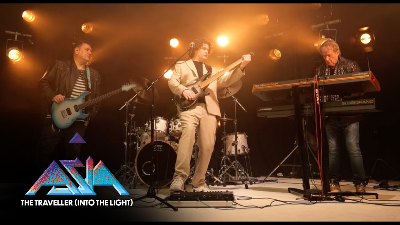 Asia &ndash; &bdquo;The Traveller (Into The Light)&rdquo; &ndash; Oficjalny teledysk