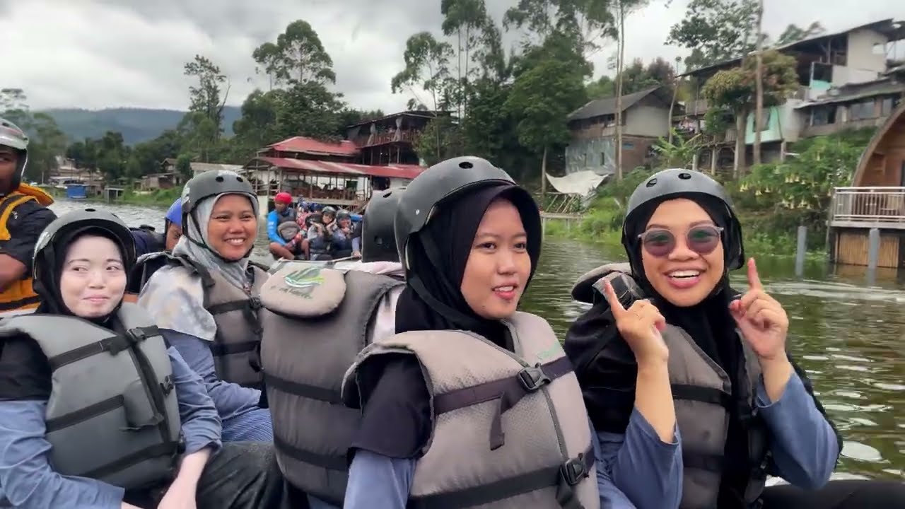 SMPM 4 DEPOK BERMAIN RAFTING DI PENGALENGAN BANDUNG #rafting  #pengalengan #bandung #Cileunca