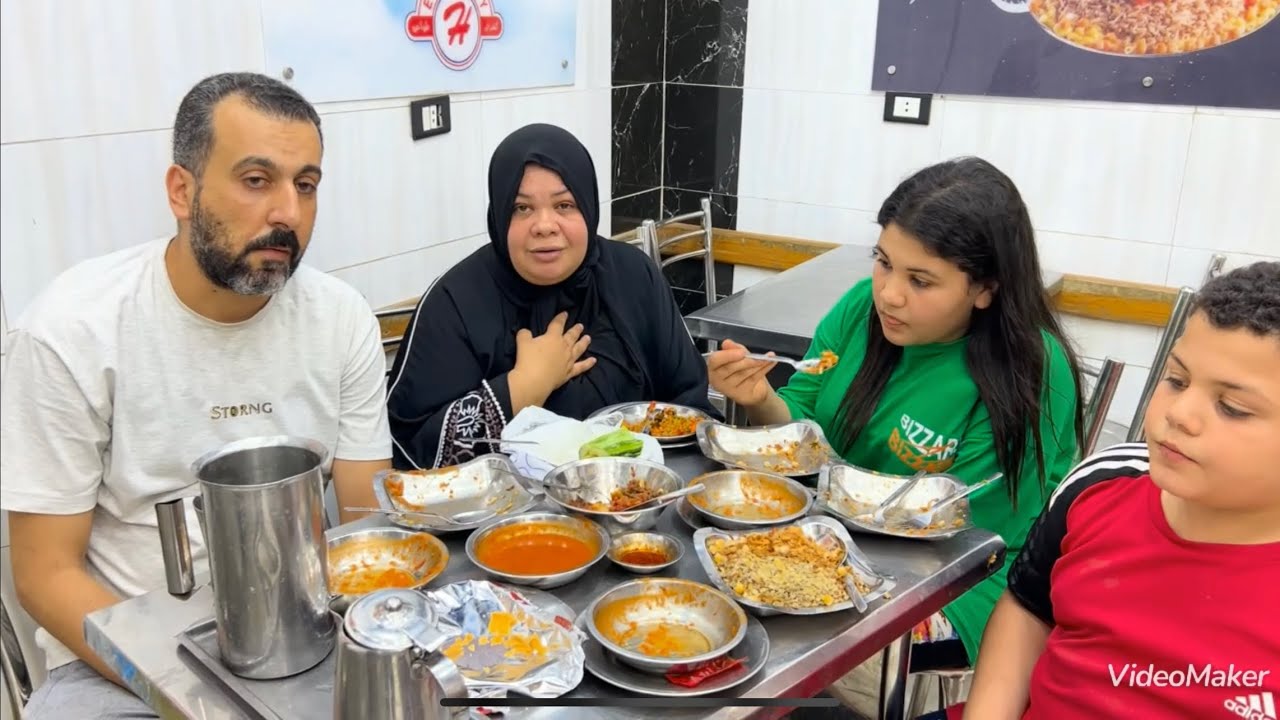 ام جني صدق اللي قال الاقارب عقارب 🦂 مش عارفه ليه مستكترين عليه نعمه ربنا اقسم بالله الغريب احسن منك
