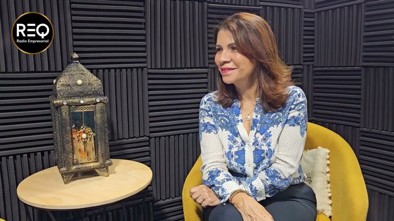Detr&aacute;s del Personaje con Deyanira Alvarez- Betty Marmolejo Rojas