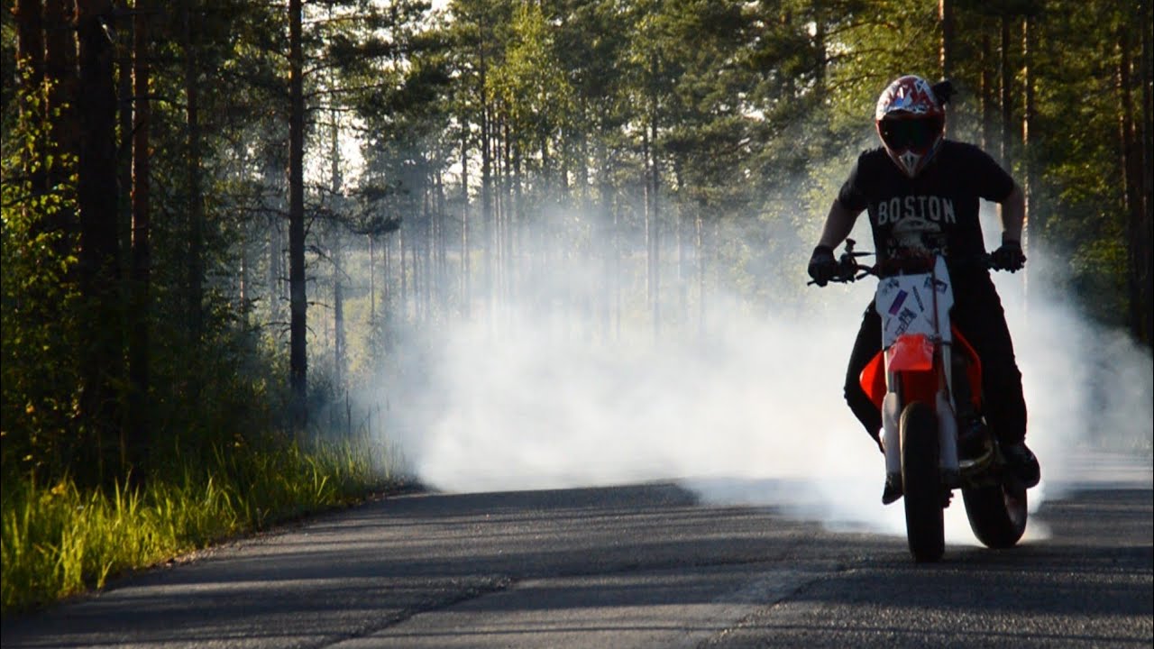 Honda CR 500cc 2-Stroke Supermoto // Wide open Braaaps!