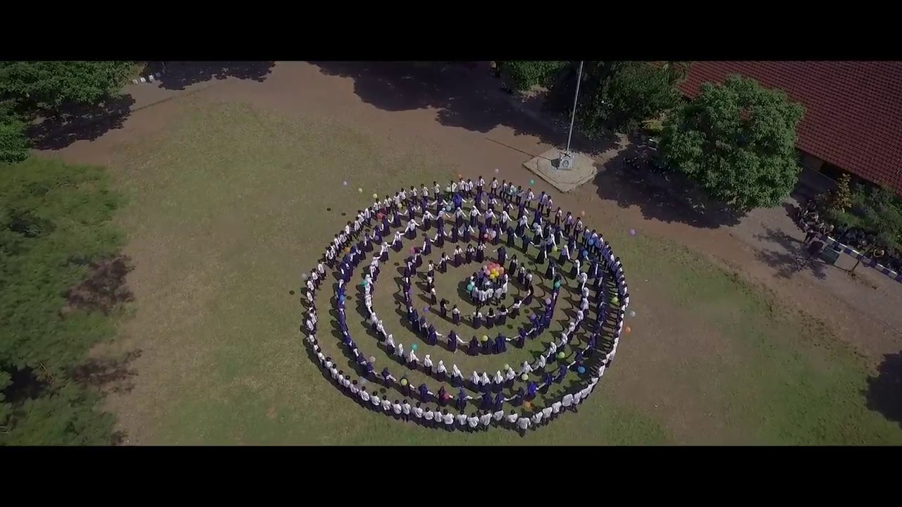 SALAM PERPISAHAN SISWA KELAS IX SMPN 1 SEMPU 2017 2018