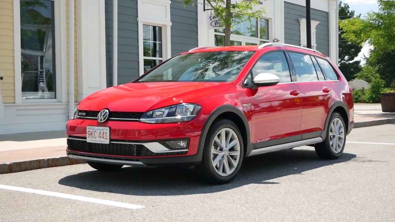 2019 Volkswagen Golf Alltrack S Review - Start Up, Revs, Test Drive, and Walk Around