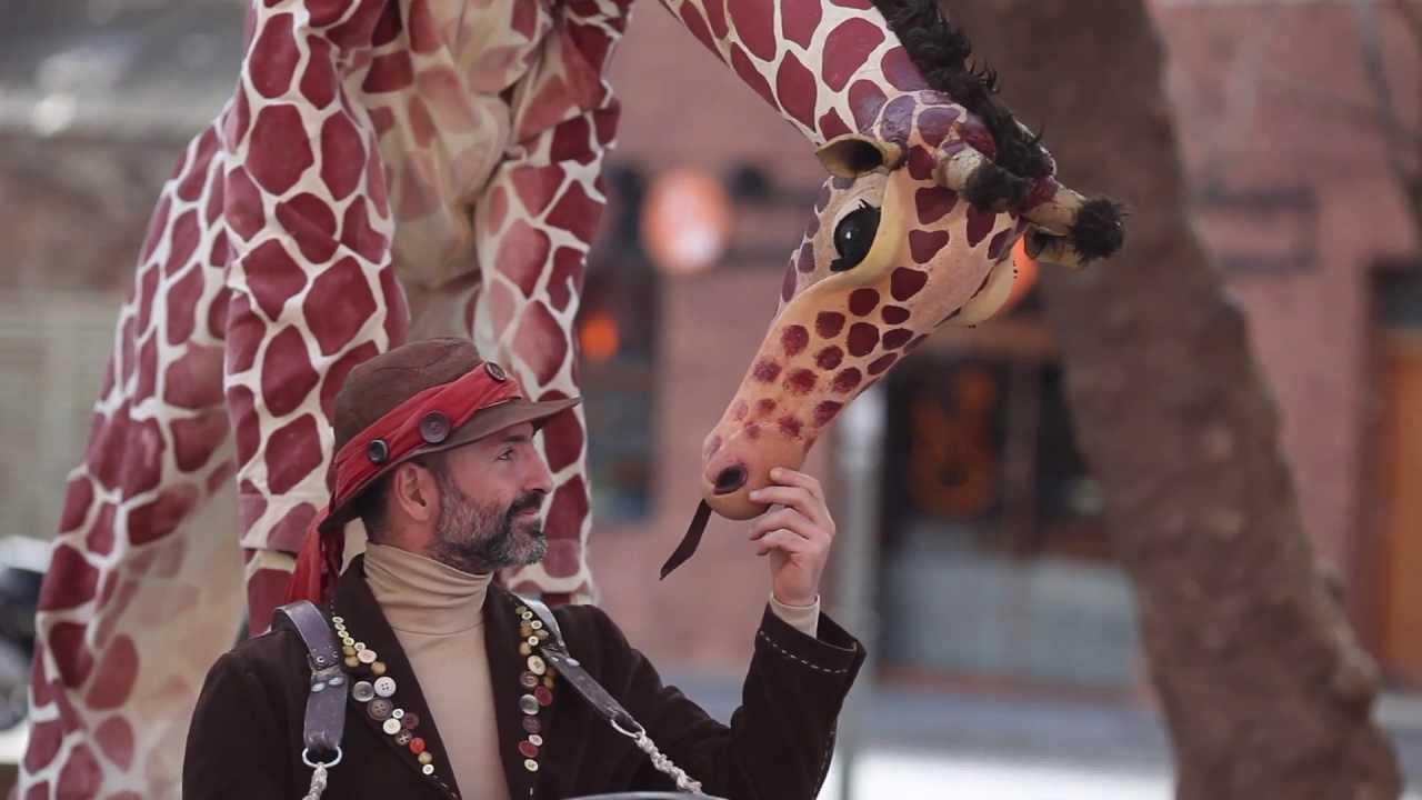 GIRAFES / Xirriquiteula Teatre (official video 2)