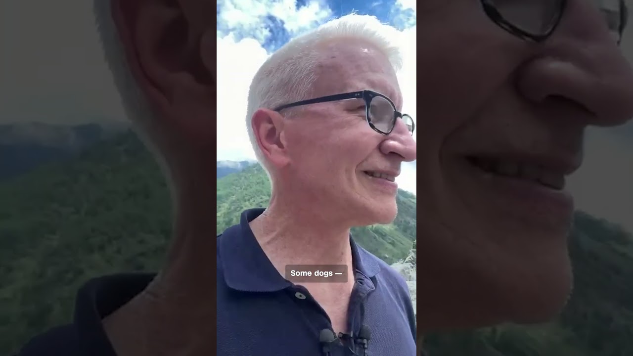 Андерсон Купер идет по разрушенному наводнением Непалу