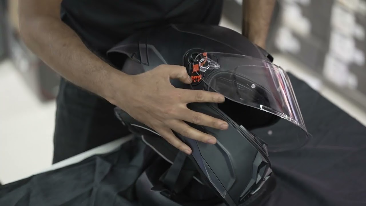 X Helmet - X2 Visor Attachment & Removal