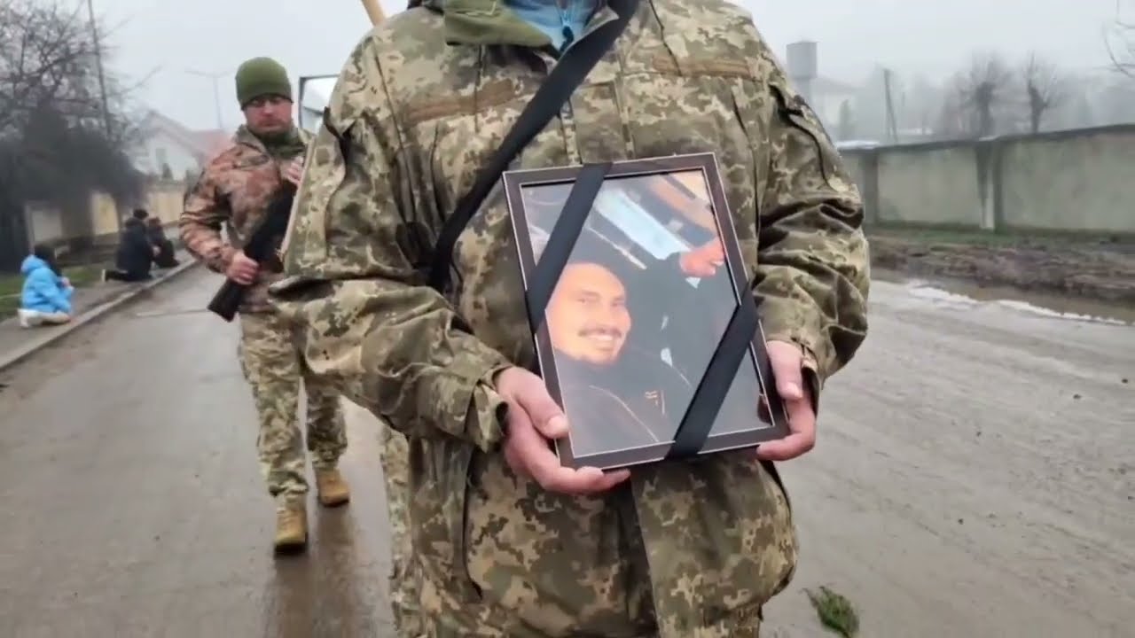 Сьогодні громада провела в останню путь Захисника України АРКАВЕНКА Миколу Леонідовича