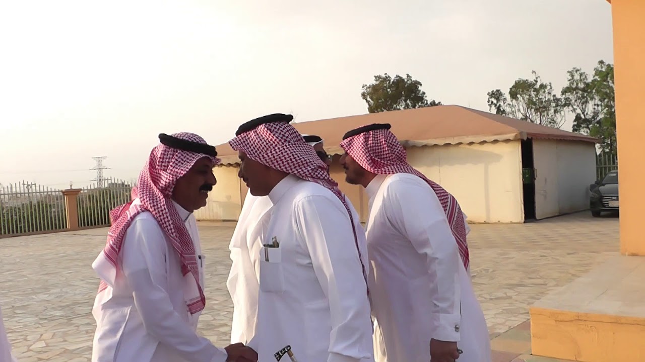 أعضاء فرقة رجال ألمع للثقافه والتراث في ضيافة رئيس الفرقه صالح سعيد ونائبه ناصر صالح