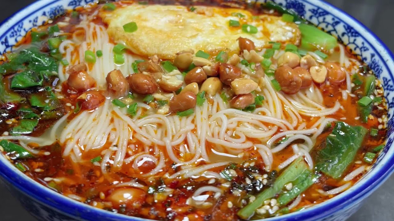 Почему чунцинская лапша такая вкусная? Шеф-повар магазина лапши научит вас аутентичному методу