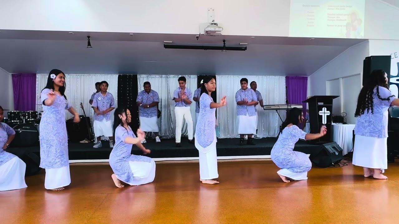 Ua malie lo’u loto i mea ua e faia.Dance by the youth 🌺