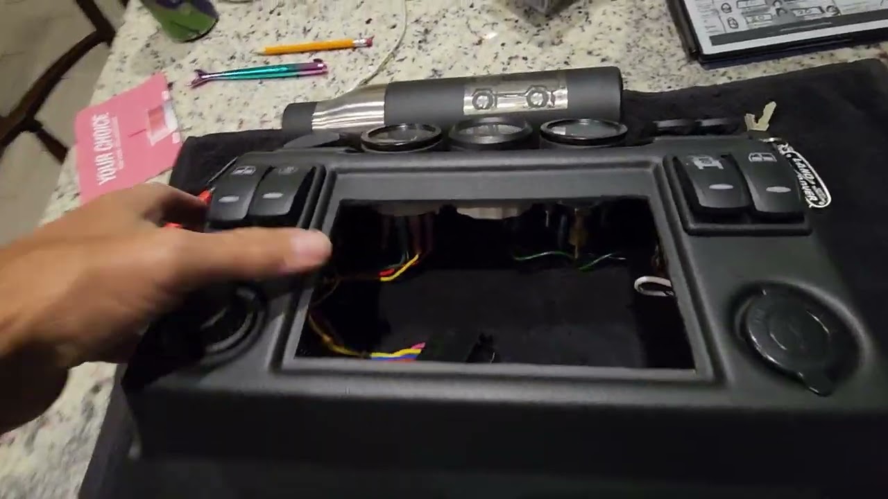 Land Rover Defender 90 Mud UK Center Console Wiring update