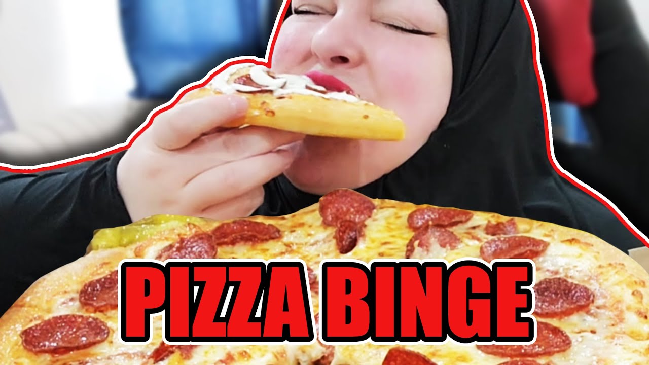 Foodie Beauty Eats an Entire FAMILY SIZE Pizza Alone!
