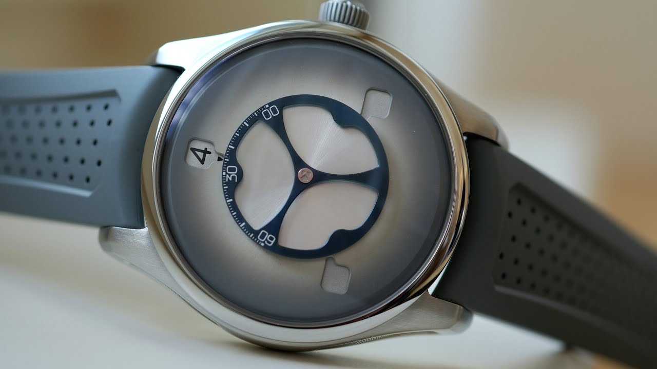 H. Moser Pioneer Flying Hours Review | A Radical Take on Time Display