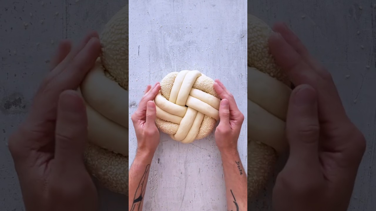 Round Challah 👨🏻&zwj;🍳 @challahprince #challah #bread #bakery #baker #oven #bake #food #cheflife #art