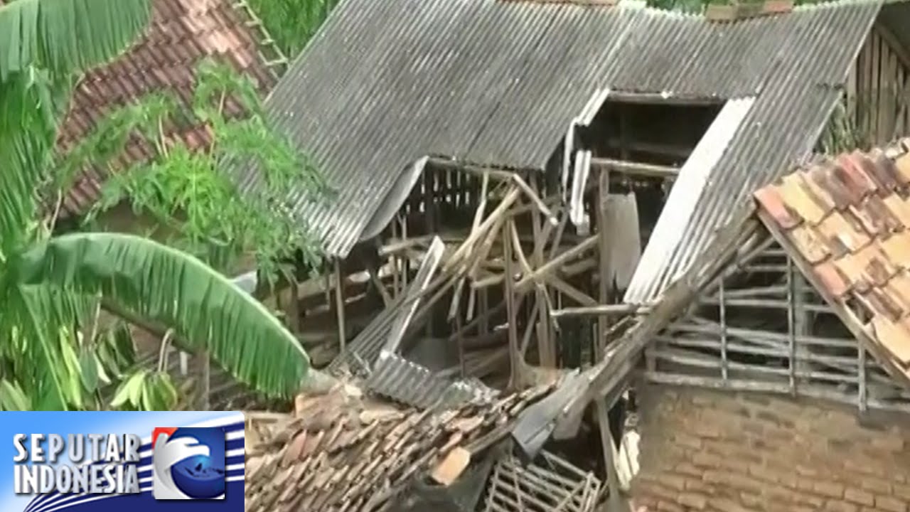 Ratusan Rumah Diterjang Puting Beliung [Sindo Pagi] [22 Des 2015]