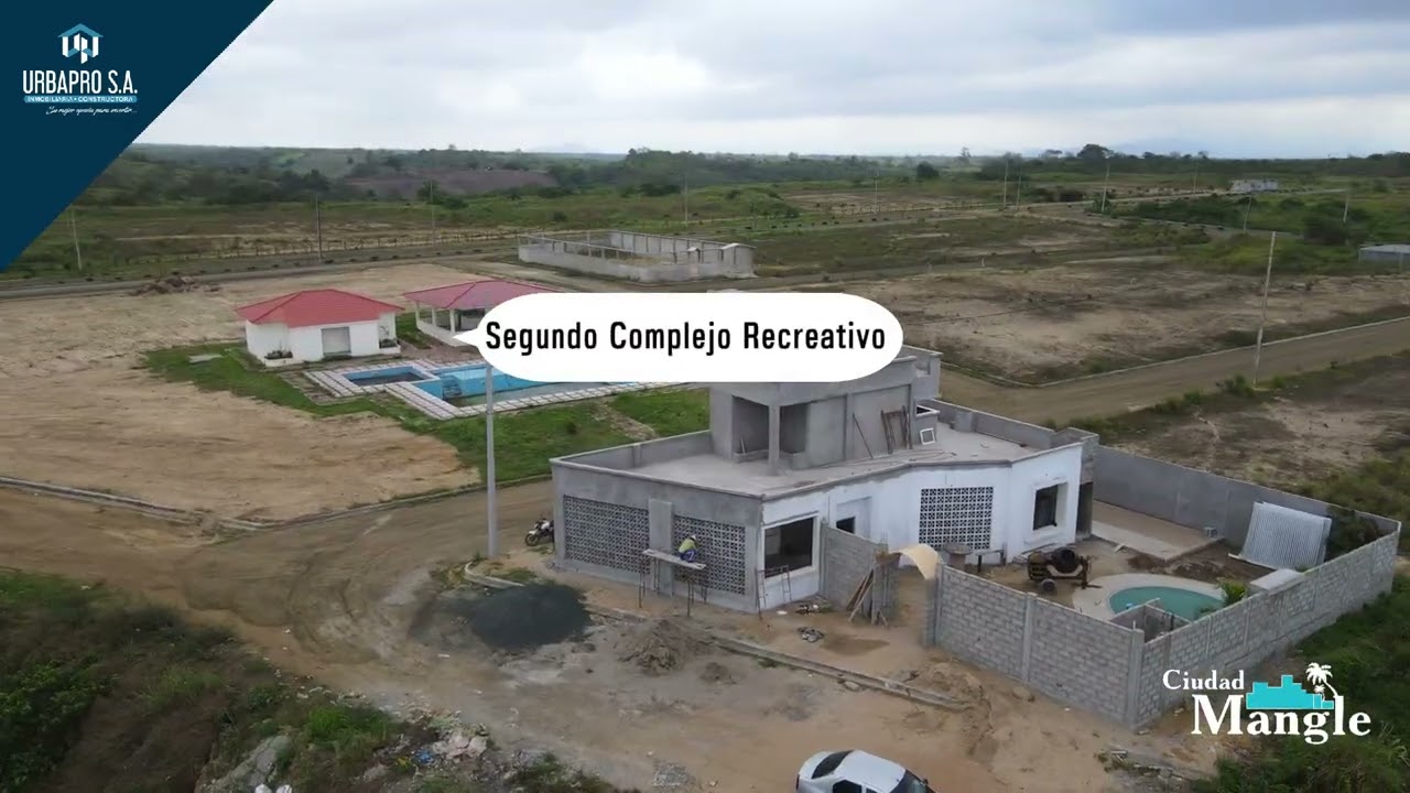 Urbanización sobre un acantilado en Pile, Manabí