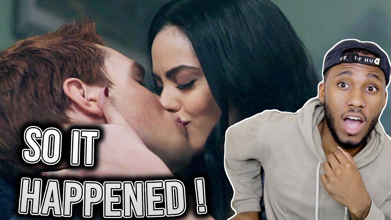 THEY FINALLY KISS ! RIVERDALE -1x10| Reaction