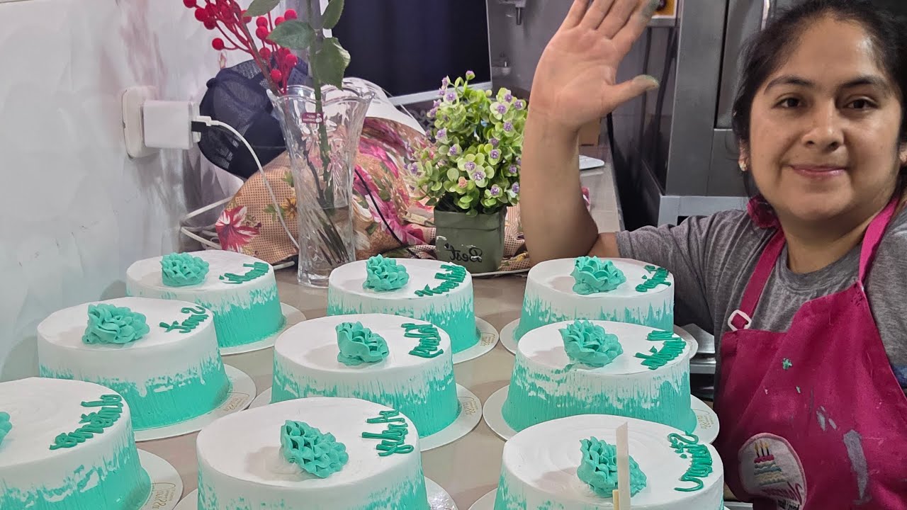 Decoramos tortas de graduación de 16 cm de diámetro 🎂 👌🎓🎓