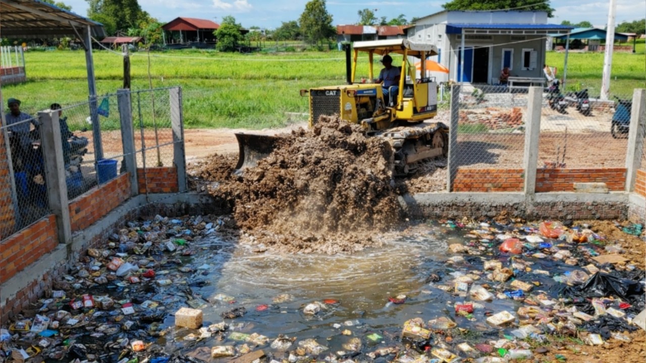 COMPLETE100% Fill Land In The Fence To Construct New House by Bulldozer Pushing & Truck Dumping Soil