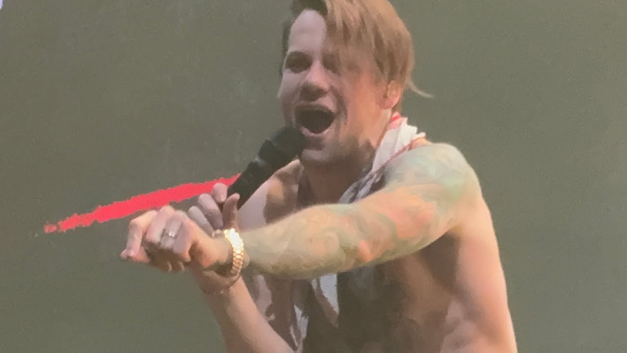 Beartooth: Live in Chicago (includes fun facts and song details) - March 2026 tour - Caleb Shomo