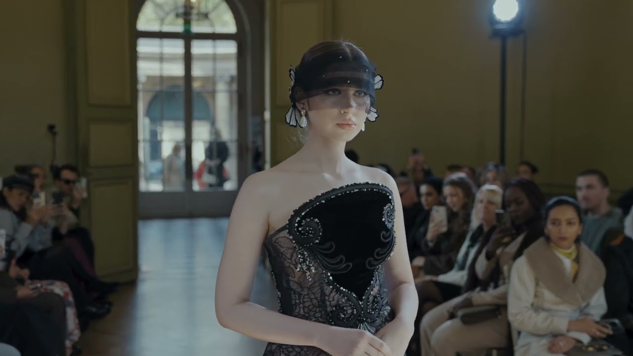 DANA AlMULlA-  Paris Fashion Show SS2025
