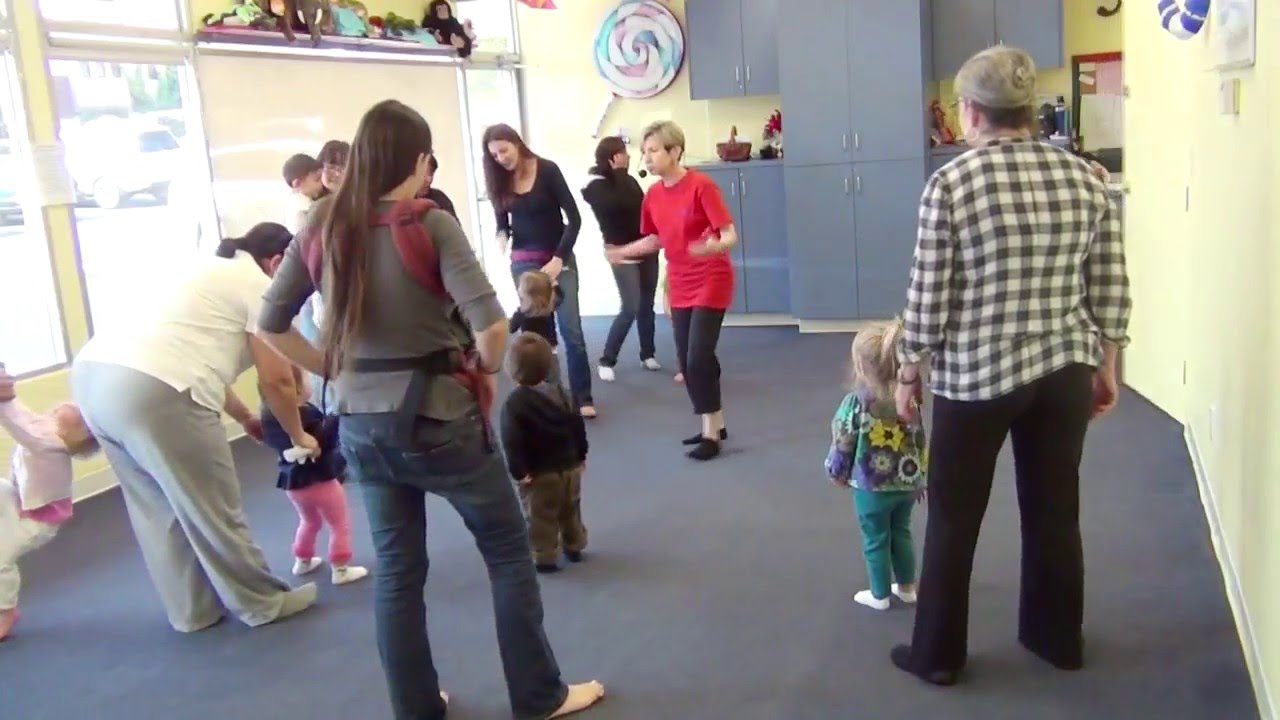 Ten Fish In The Sea (Music and Movement Lessons by Lynn Kleiner)