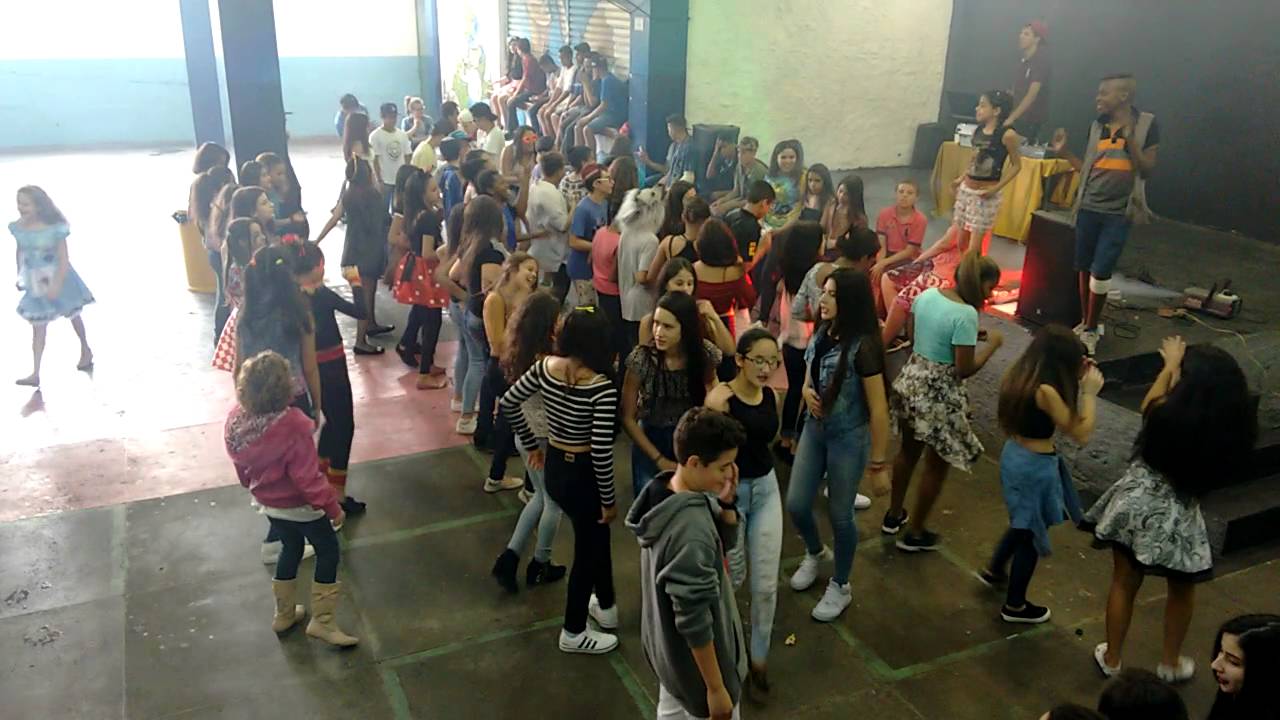 Festa a fantasia na EE Visconde de Taunay