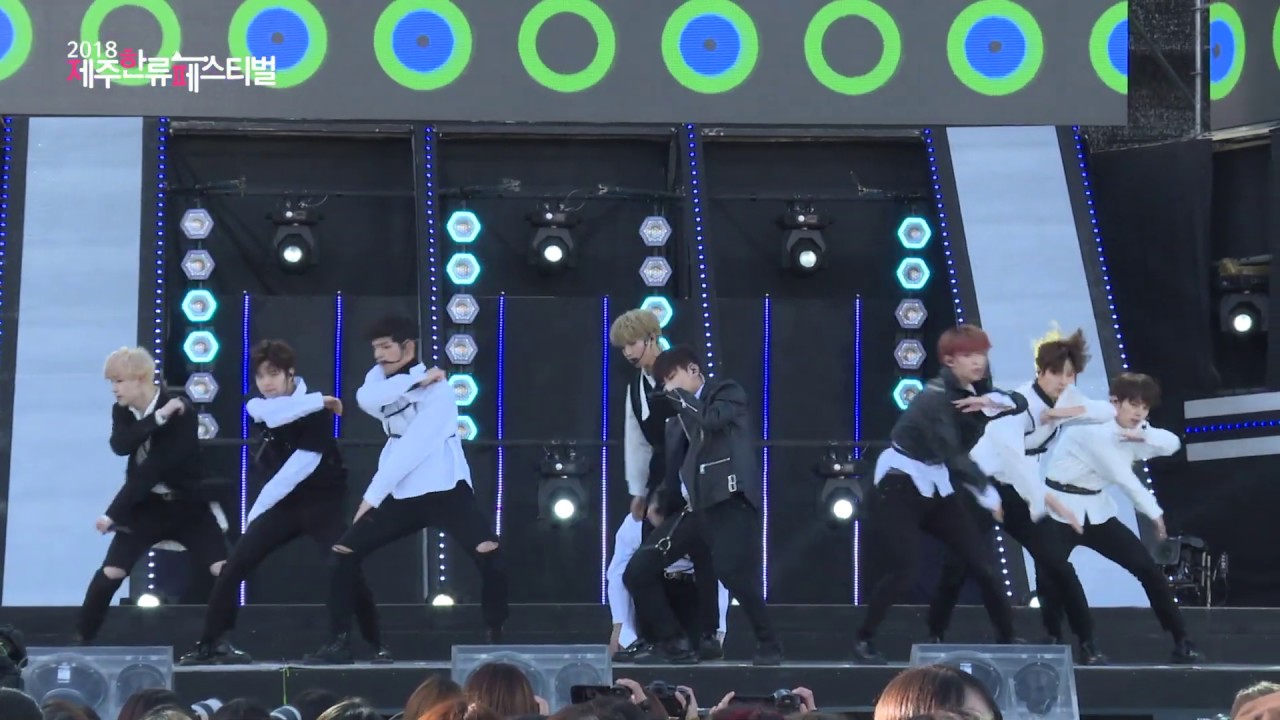 STRAY KIDS, Adore U(SEVENTEEN) [Fancam, Jeju hallyu Festival 2018]