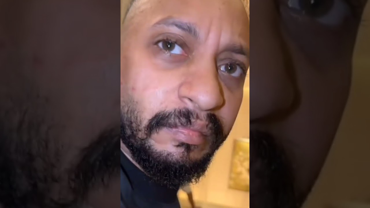 يعزم واللي يعزمهم يفضحونه 🤣