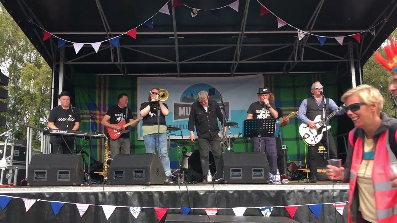 Enjoy yourself. Dughoose ska band. Bothwell Scarecrow Festival 18th Sep 2022