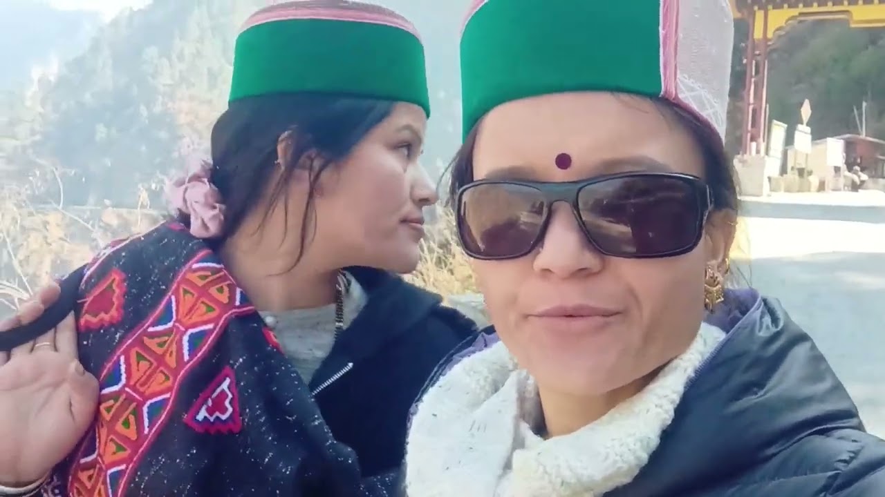 ये देखो हम कहाँ पहुँचे 😄 सुबह सुबह 🛵🚗😂 #wintertime #outing #highlights 
