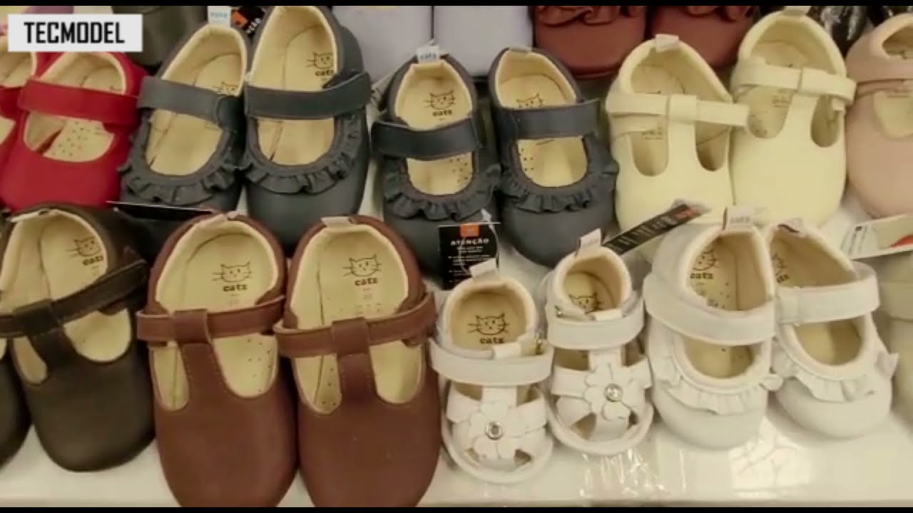 Fabricação de calçados Bebê em couro (Manufacture of Baby Leather Shoes).