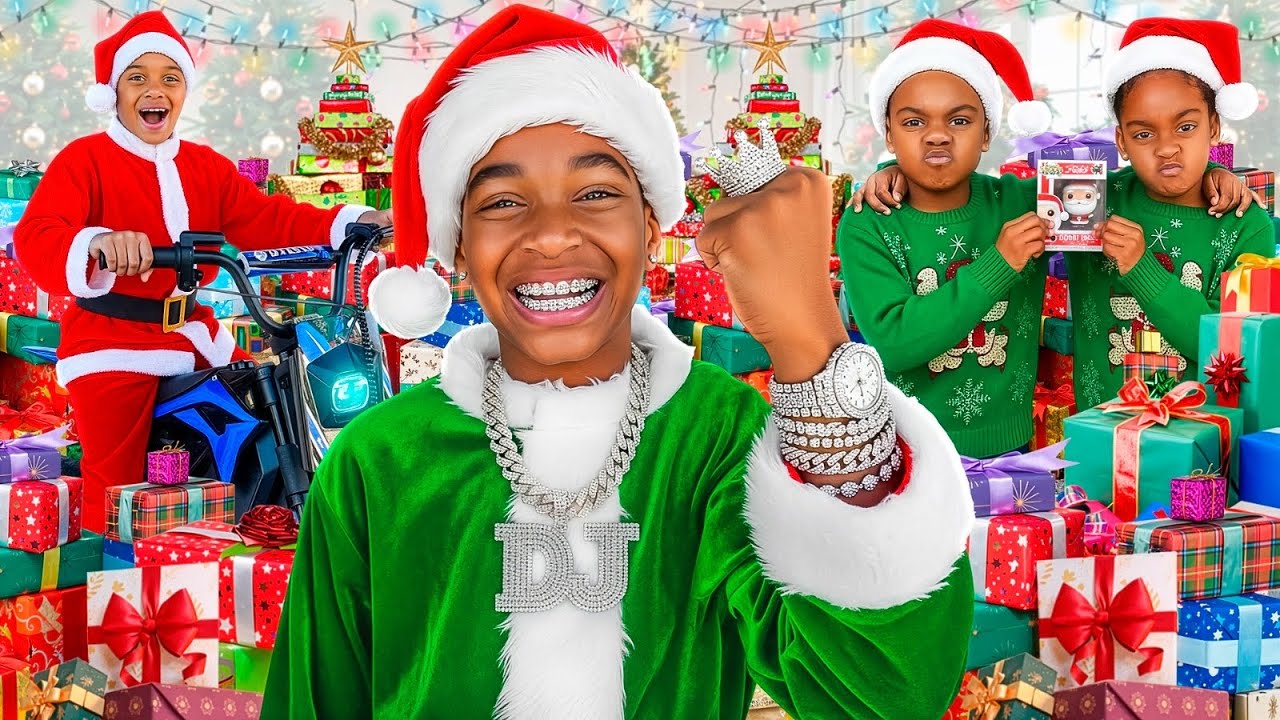 OPENING DREAM PRESENTS ON CHRISTMAS MORNING WITH THE PRINCE FAMILY CLUBHOUSE!!