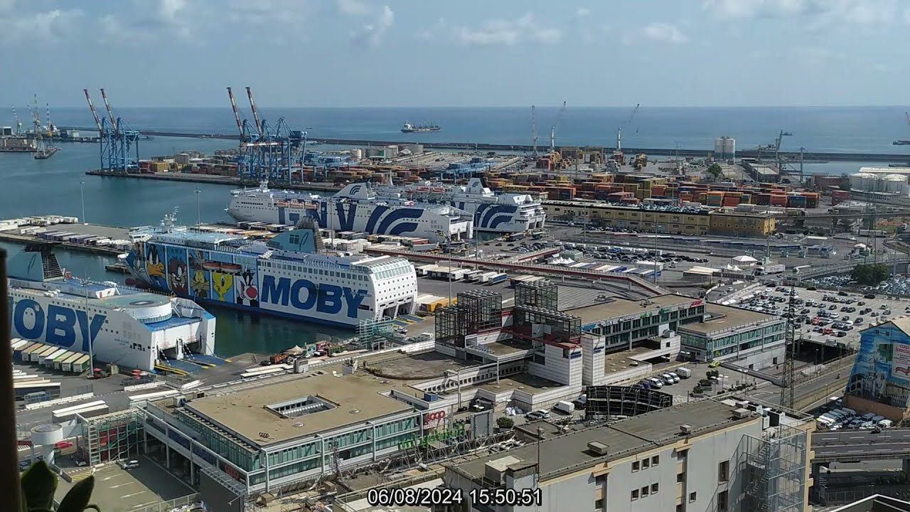 #42 06/08/2024 Vita al Porto di Genova (Italy) in 240x - Timelapse di 24 Ore