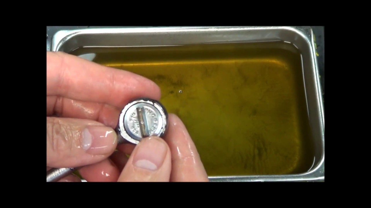 Evapo-Rust® Removes Rust & Restores Usefulness of 1/4" drive ratchet